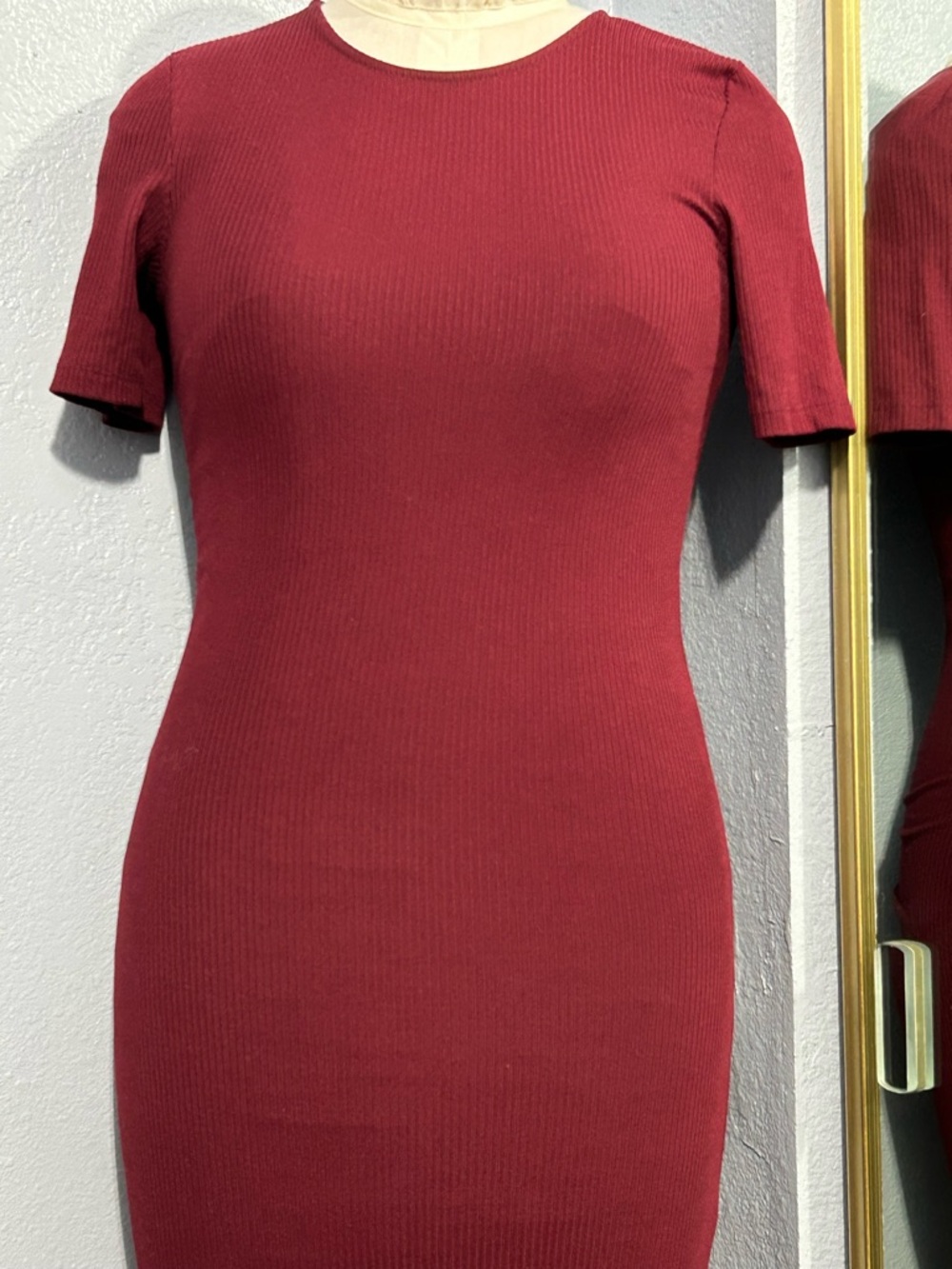 High-Low Ribbed Short-Sleeve Dress in Burgundy